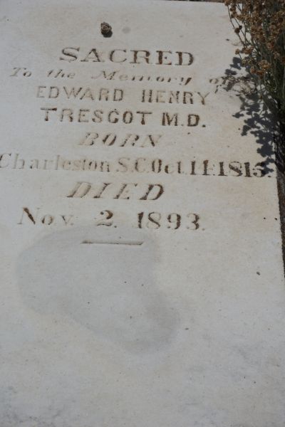 [Picture of Edward Henry Trescot grave]